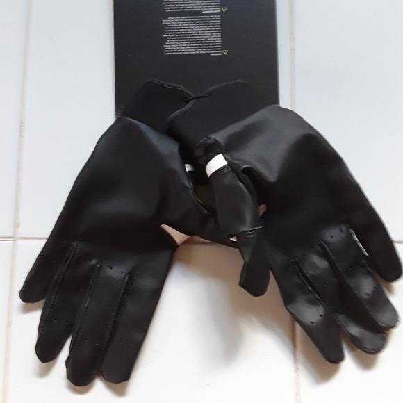 Nike Softball Gloves - Picture 3 of 5